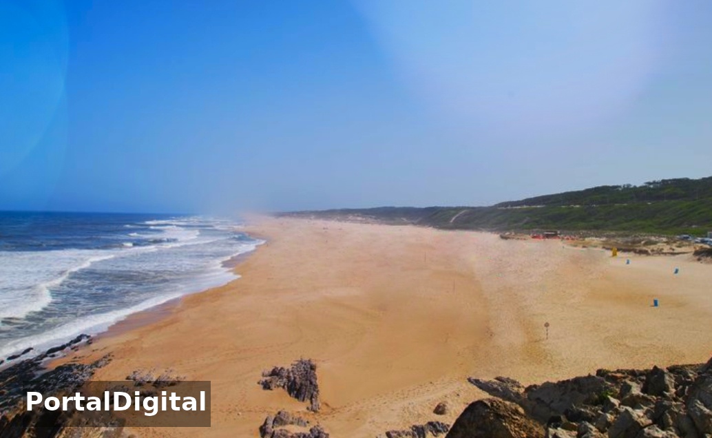 Praia das Pedras Negras